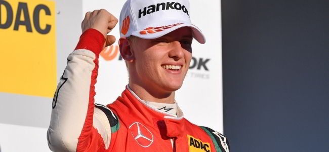 По стопам отца: букмекеры оценили шансы Шумахера-младшего на чемпионство в Формуле-1